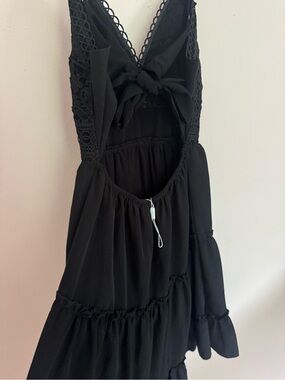 Women’s Black Tie-Back Lace Trim Dress